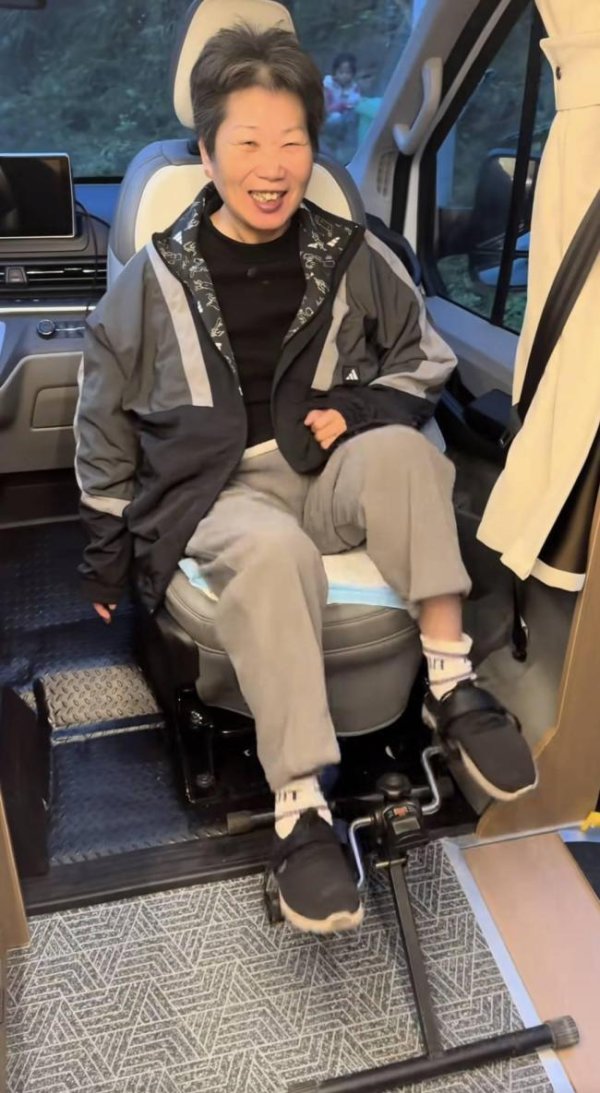 火牛网 小伙改造房车带瘫痪母亲周游全国 孝心之旅启程